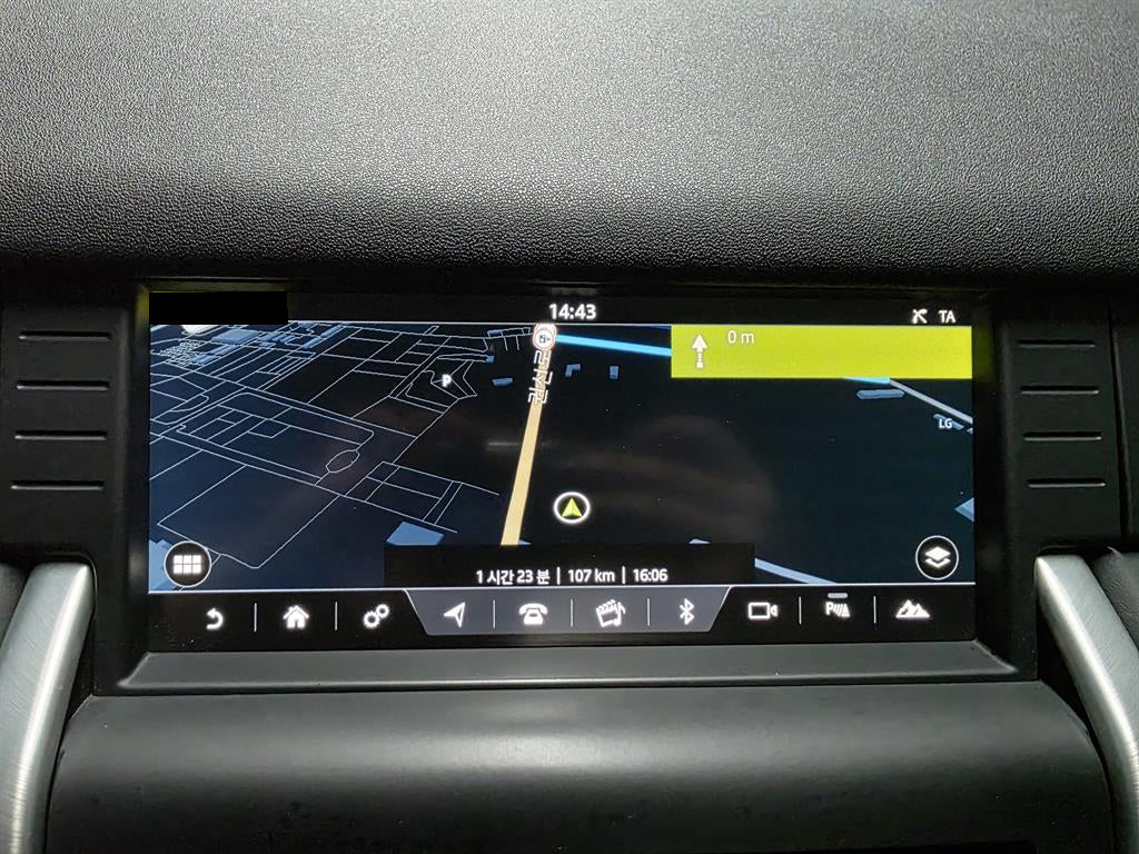 Land Rover Discovery Sport — photo 11
