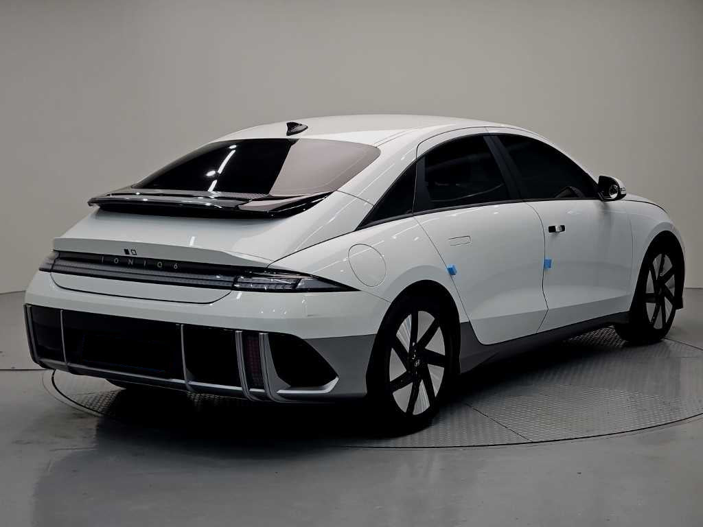 Hyundai Ioniq6 — photo 04