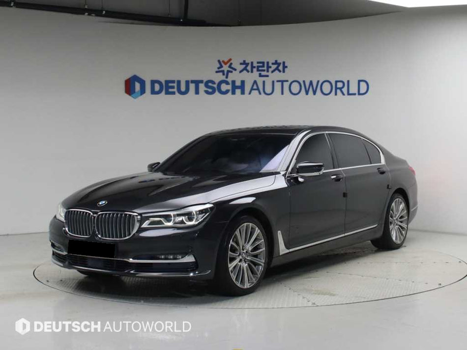 BMW 7-Series — photo 01