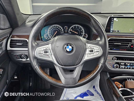 BMW 7-Series — photo 13