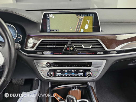 BMW 7-Series — photo 14