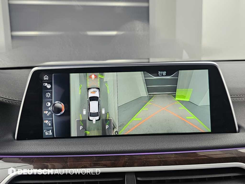 BMW 7-Series — photo 15