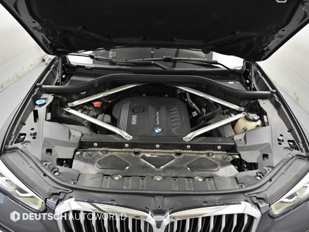 BMW X5 — photo 06