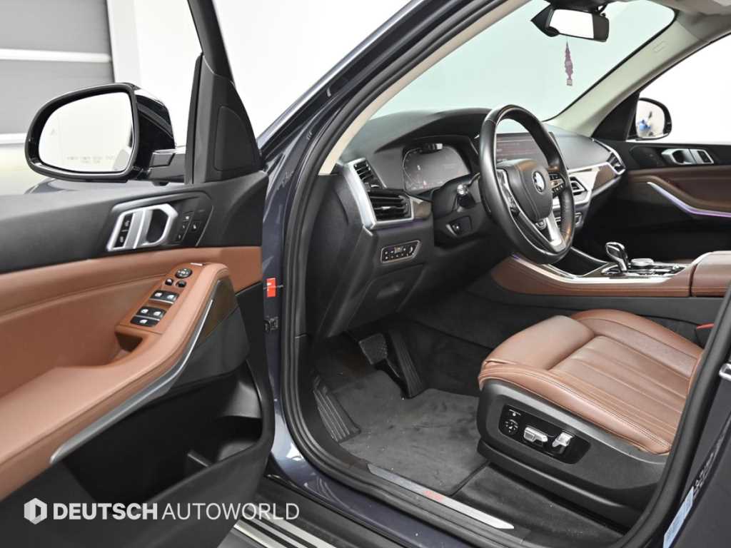 BMW X5 — photo 11
