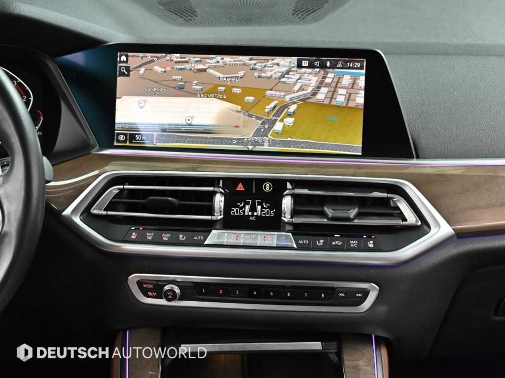 BMW X5 — photo 14