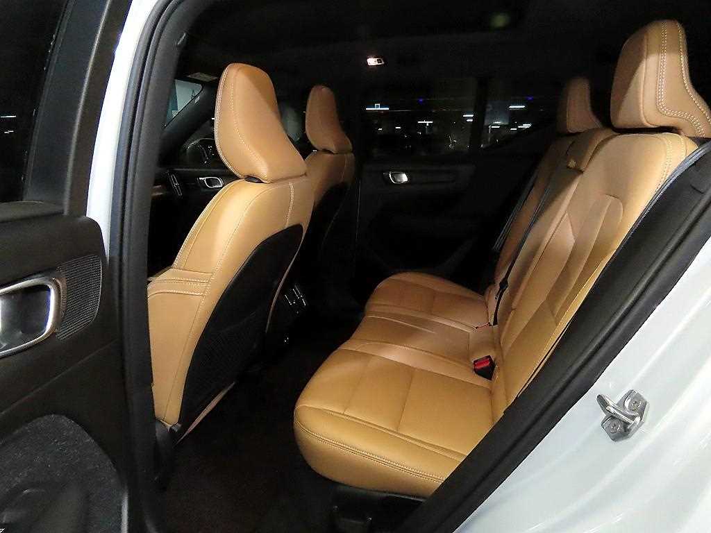 Volvo XC40 — photo 07