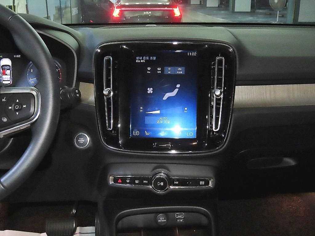 Volvo XC40 — photo 11
