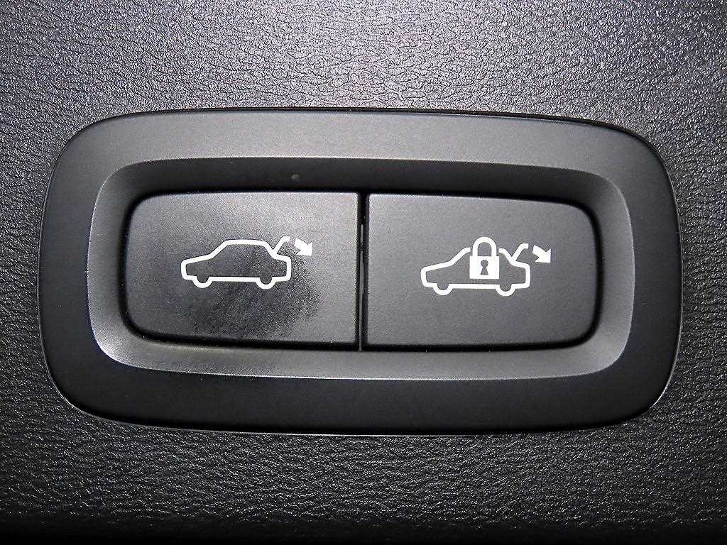 Volvo XC40 — photo 16