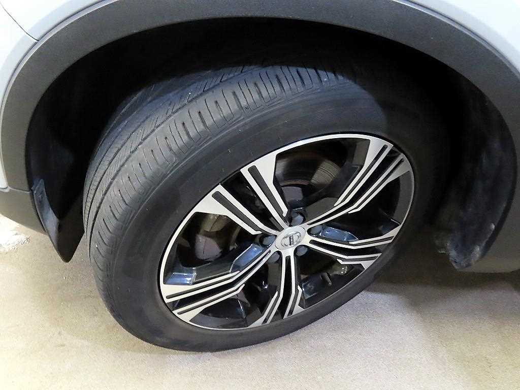 Volvo XC40 — photo 20