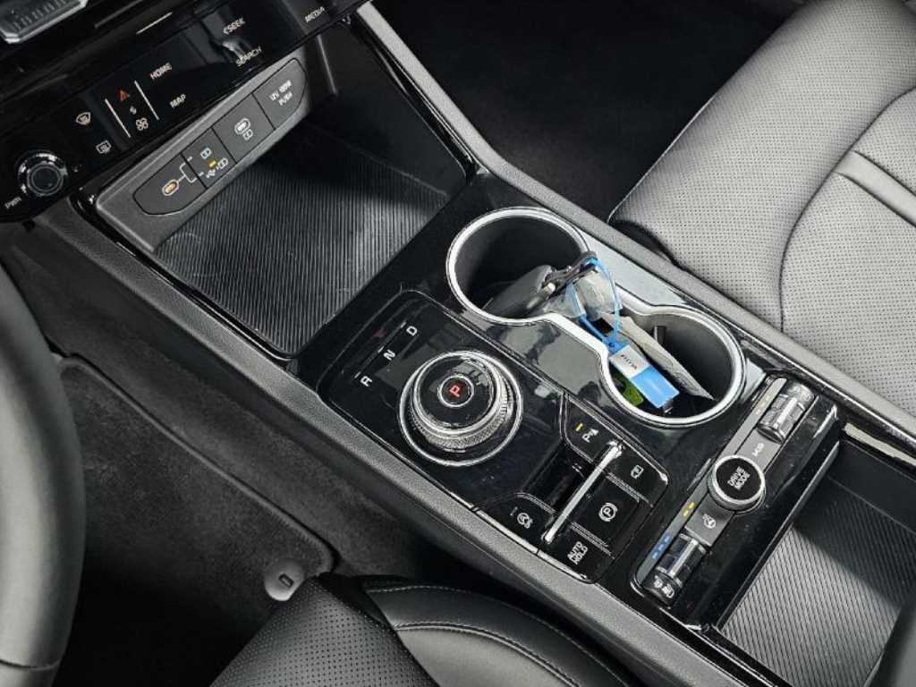 Kia K5 — photo 09