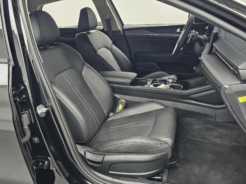 Kia K5 — photo 10