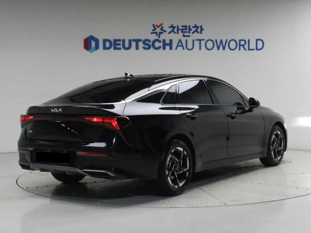 Kia K5 — photo 02