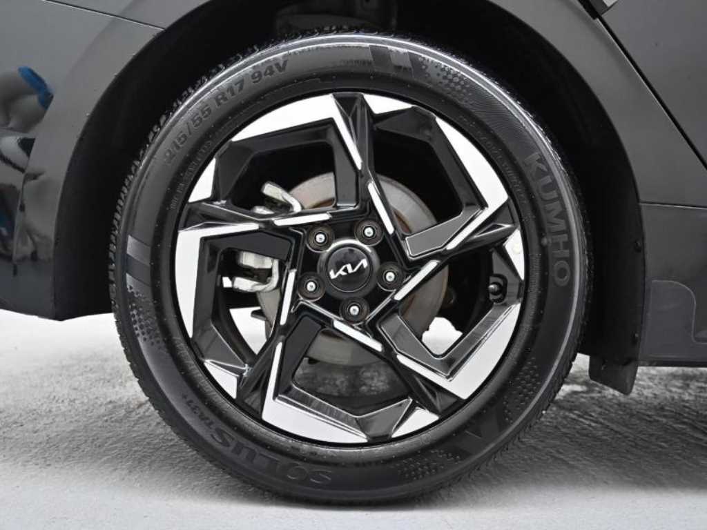 Kia K5 — photo 05
