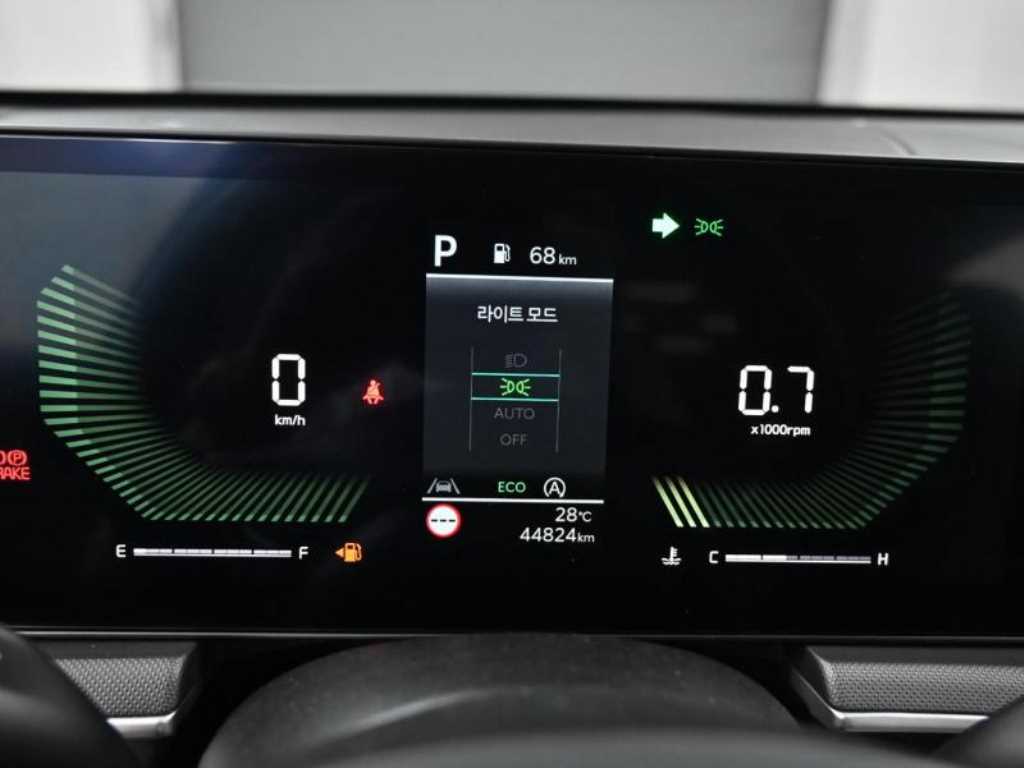 Kia K5 — photo 08