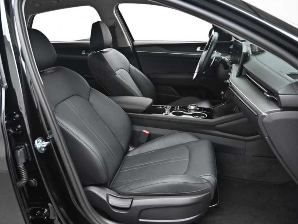 Kia K5 — photo 10
