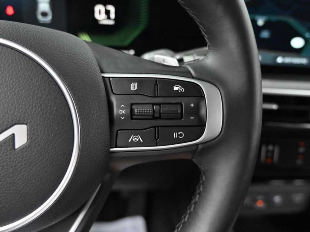 Kia K5 — photo 16