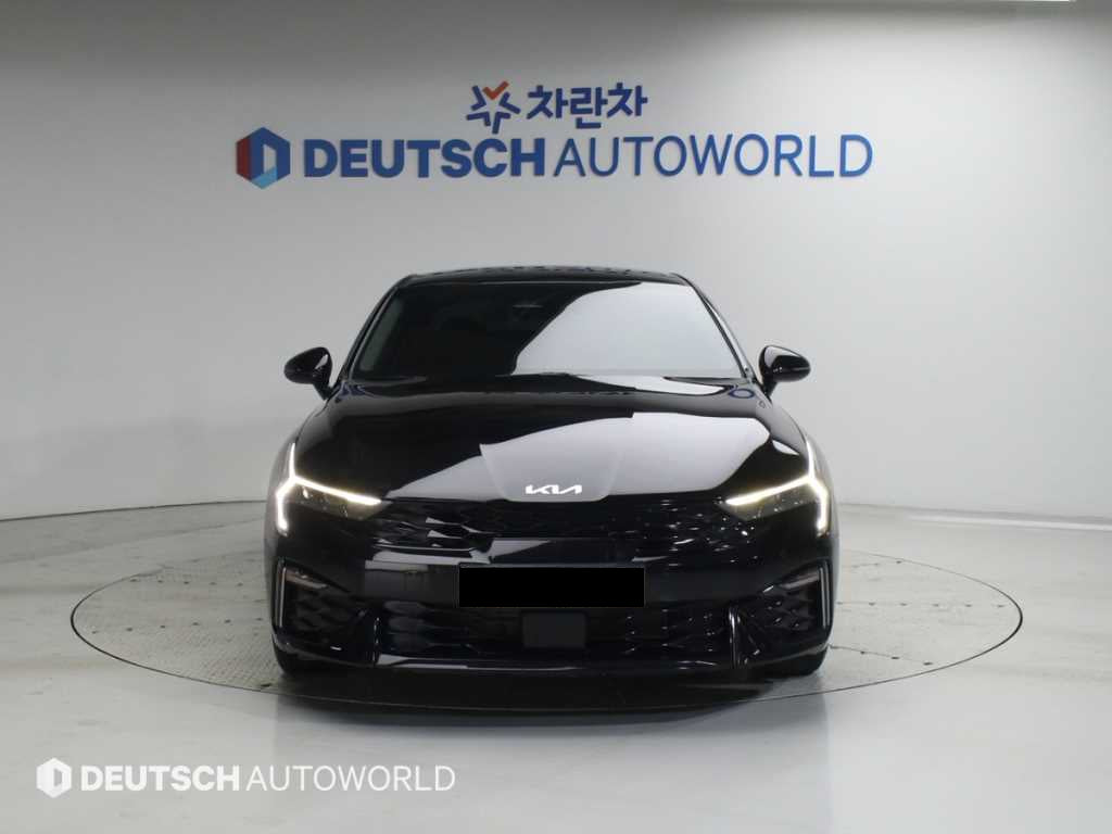 Kia K5 — photo 03