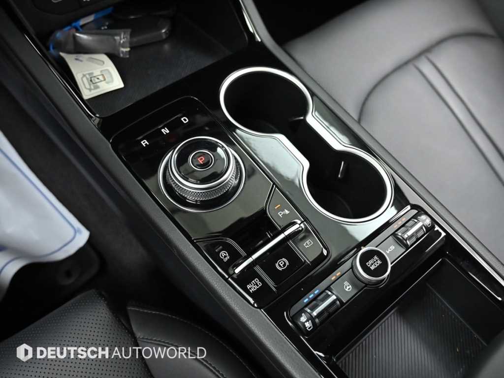 Kia K5 — photo 09
