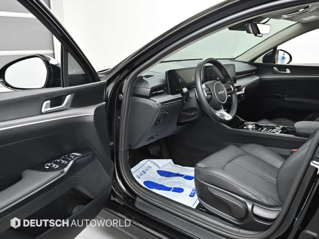 Kia K5 — photo 11