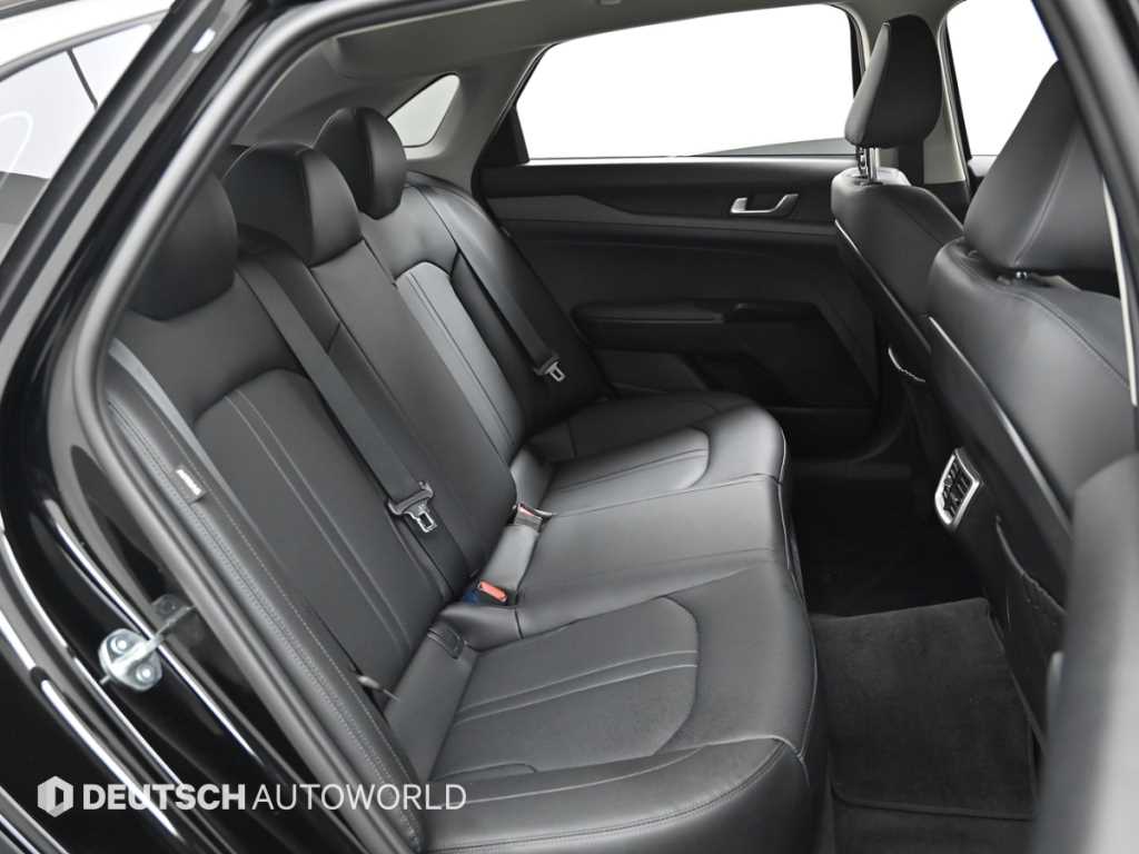 Kia K5 — photo 12