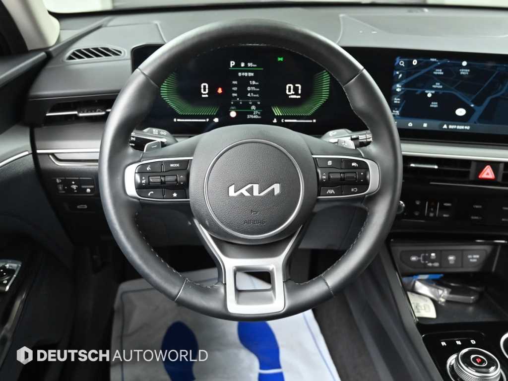 Kia K5 — photo 13