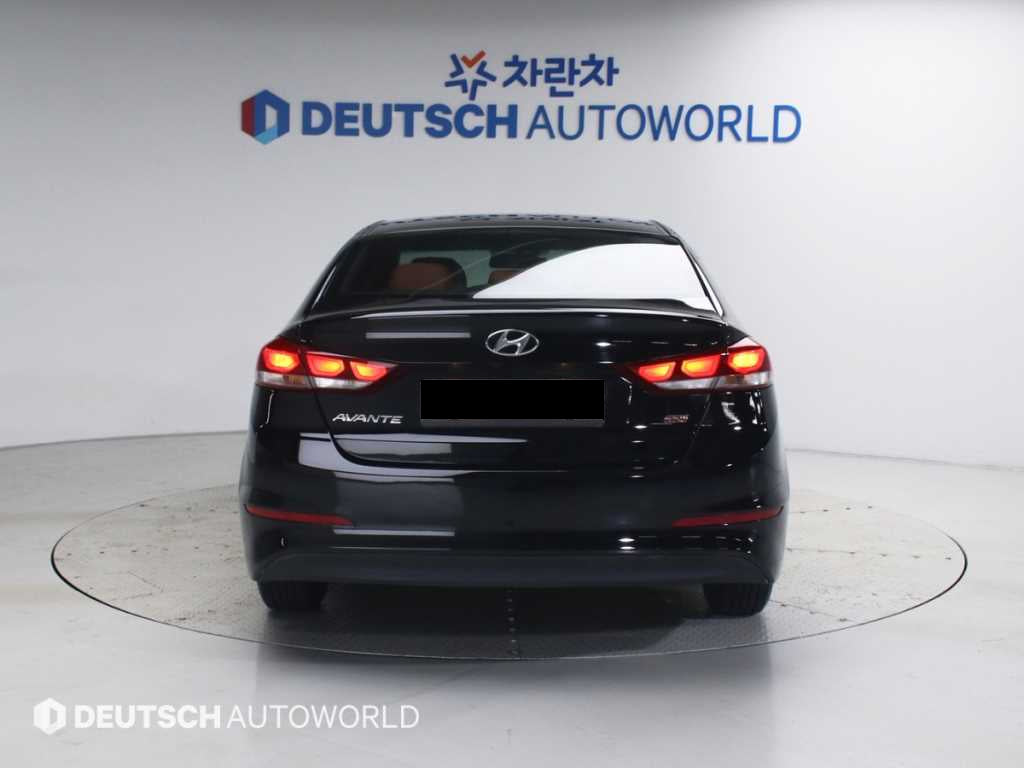 Hyundai Avante — photo 04