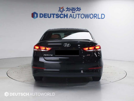 Hyundai Avante — photo 04