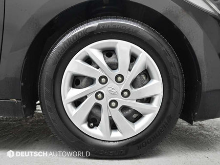 Hyundai Avante — photo 05