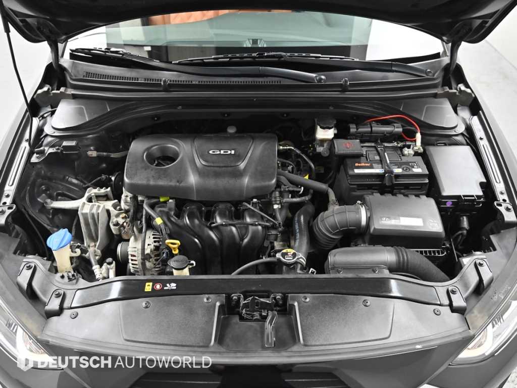 Hyundai Avante — photo 06