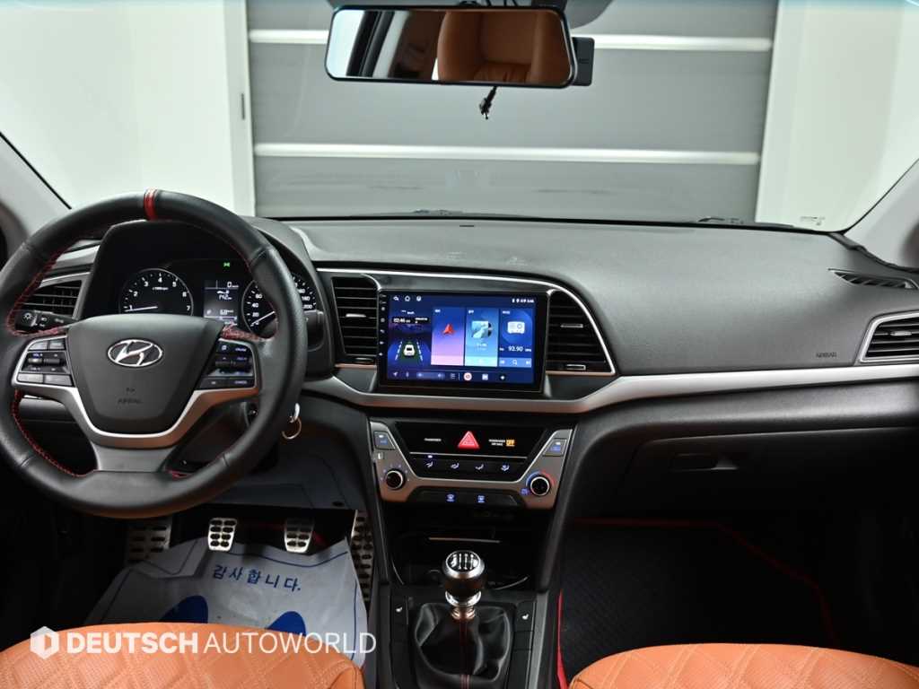 Hyundai Avante — photo 07