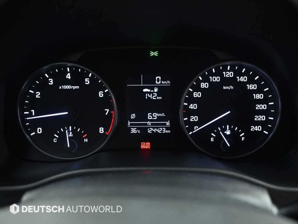 Hyundai Avante — photo 08