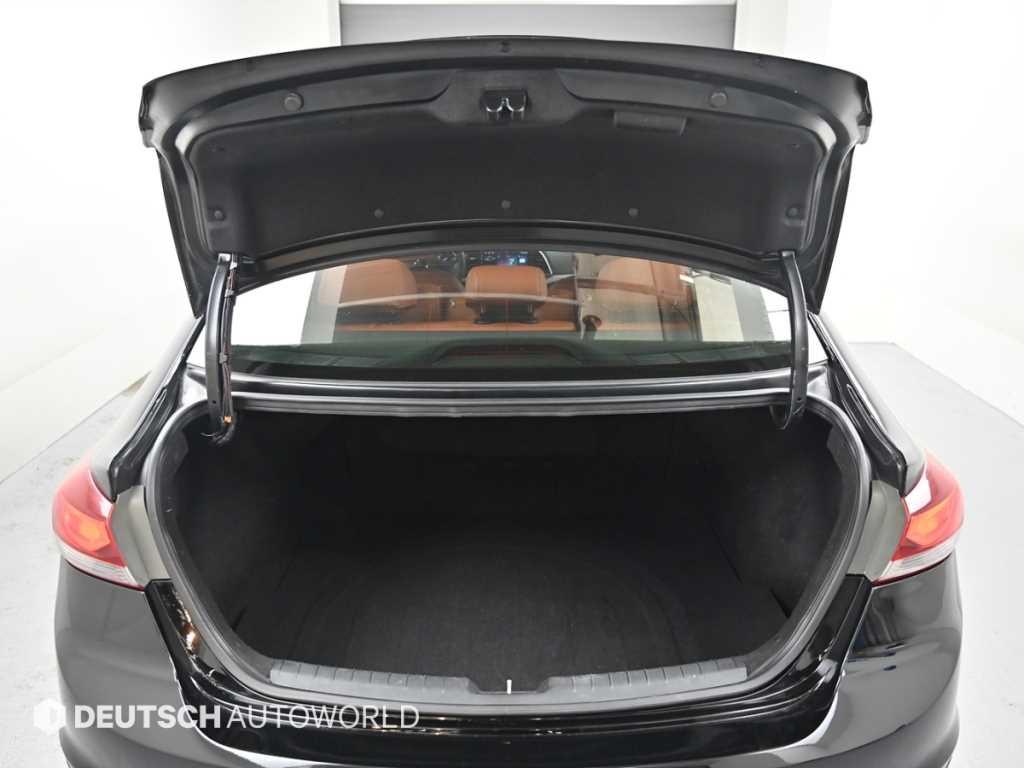 Hyundai Avante — photo 19