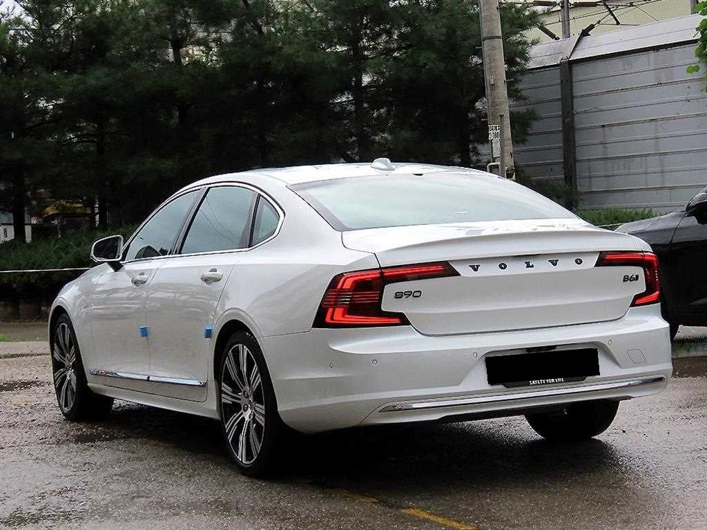 Volvo S90 — photo 03