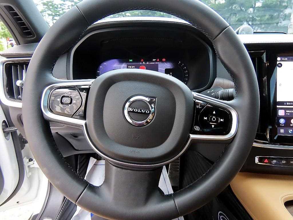Volvo S90 — photo 08