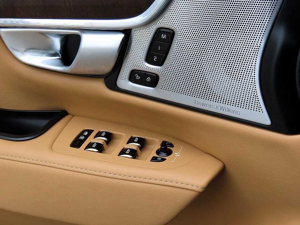 Volvo S90 — photo 12