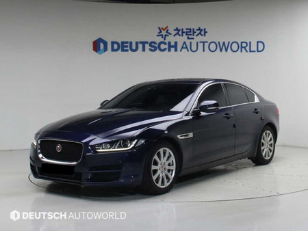 Jaguar XE — photo 01