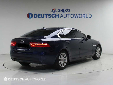 Jaguar XE — photo 02