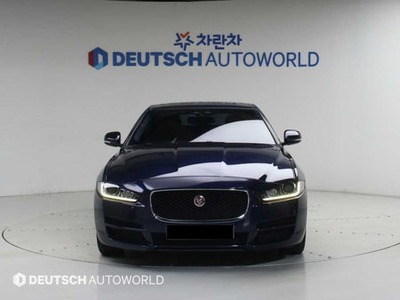 Jaguar XE — photo 03