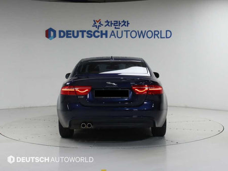 Jaguar XE — photo 04