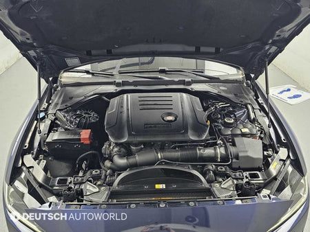 Jaguar XE — photo 06