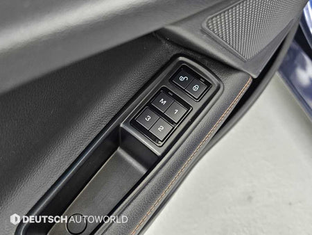 Jaguar XE — photo 16