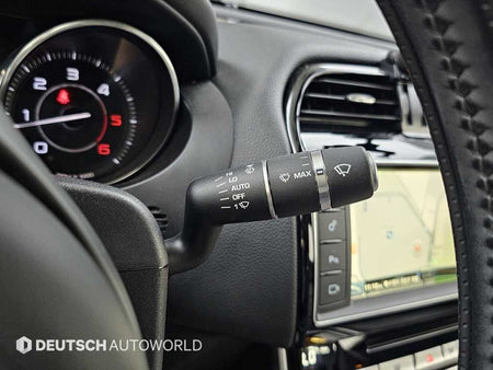Jaguar XE — photo 17