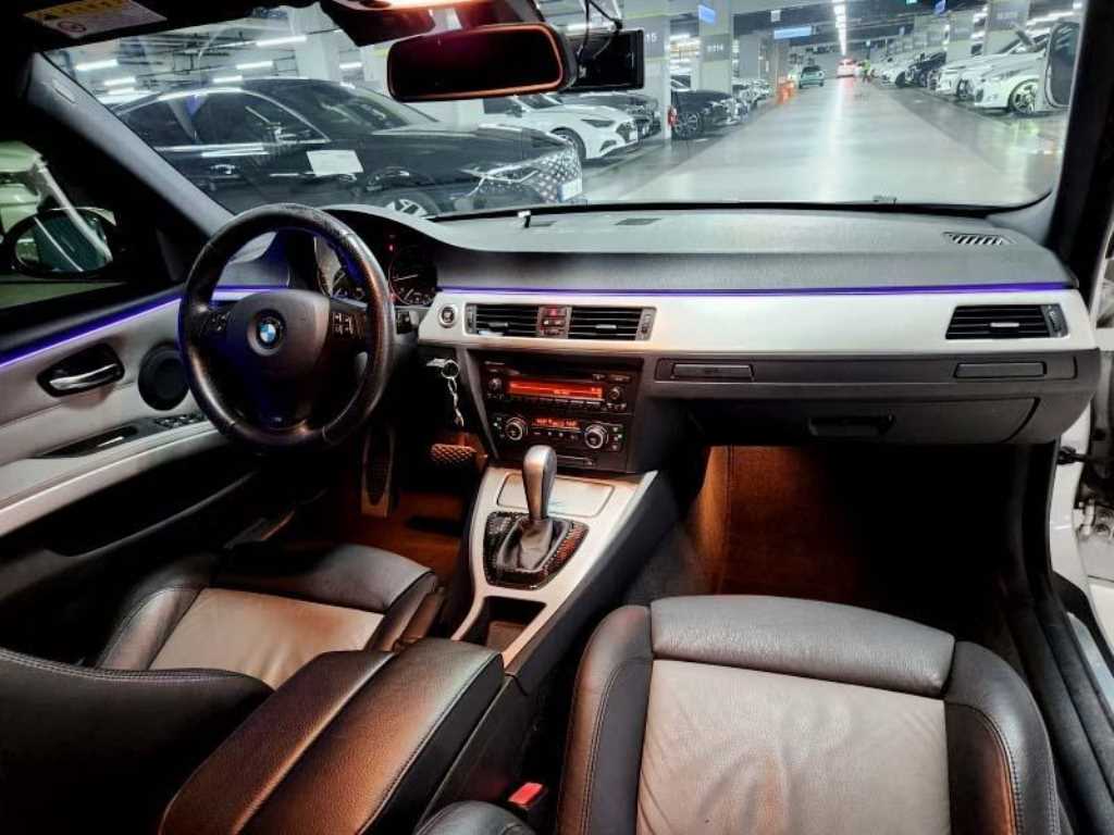 BMW 3-Series — photo 07