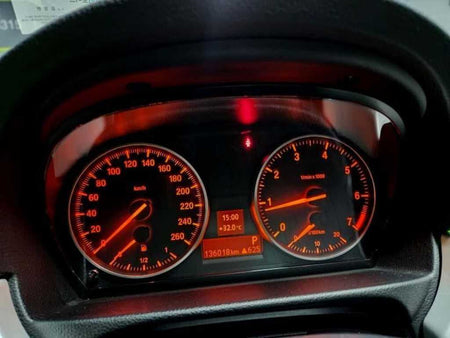 BMW 3-Series — photo 10