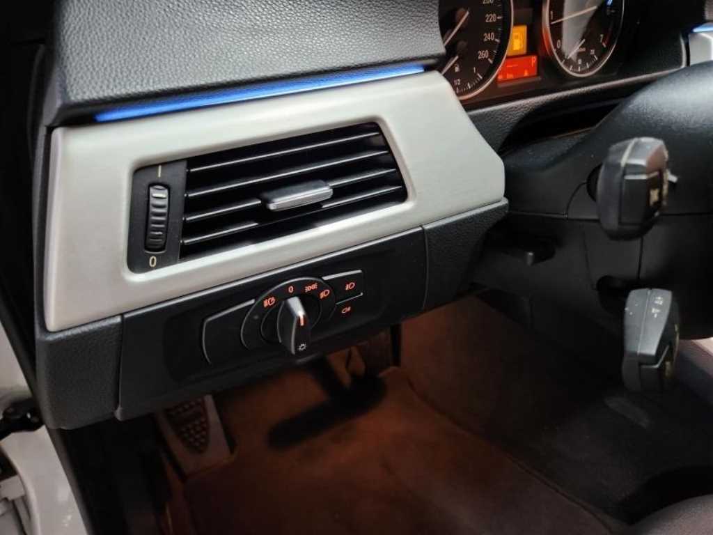 BMW 3-Series — photo 11