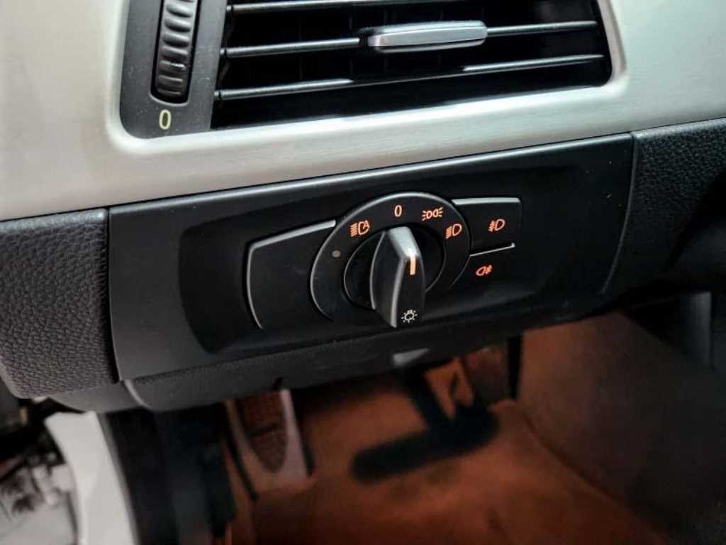 BMW 3-Series — photo 15