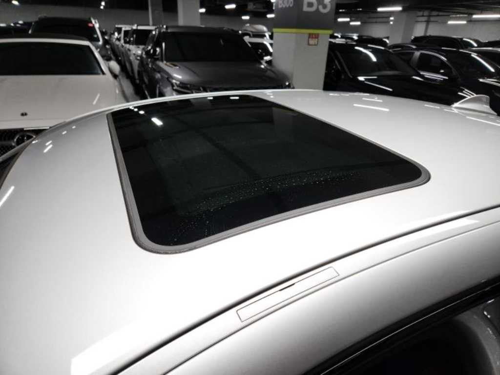 BMW 3-Series — photo 17