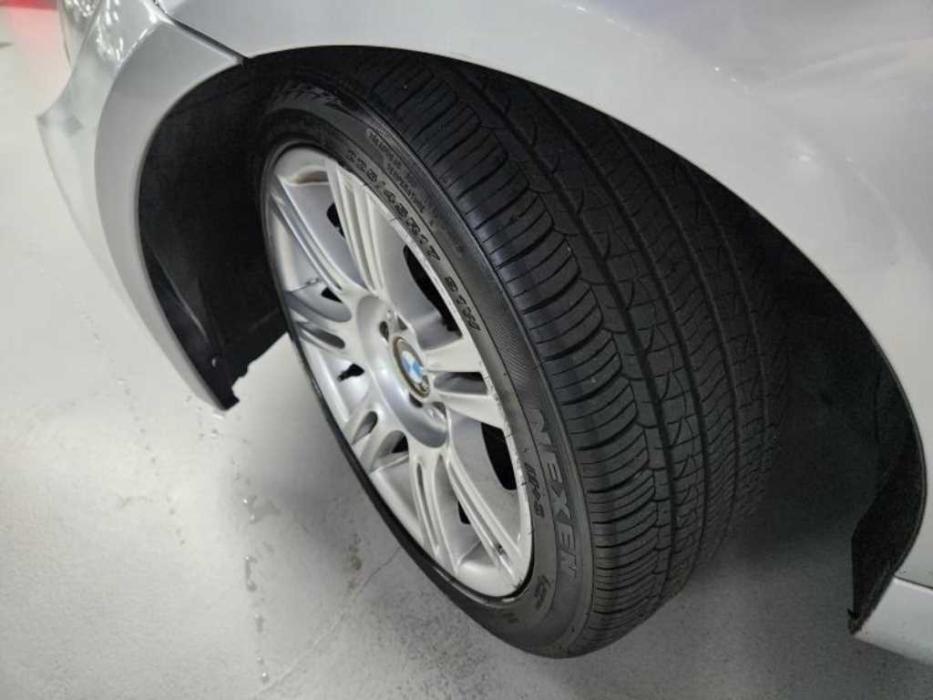 BMW 3-Series — photo 19
