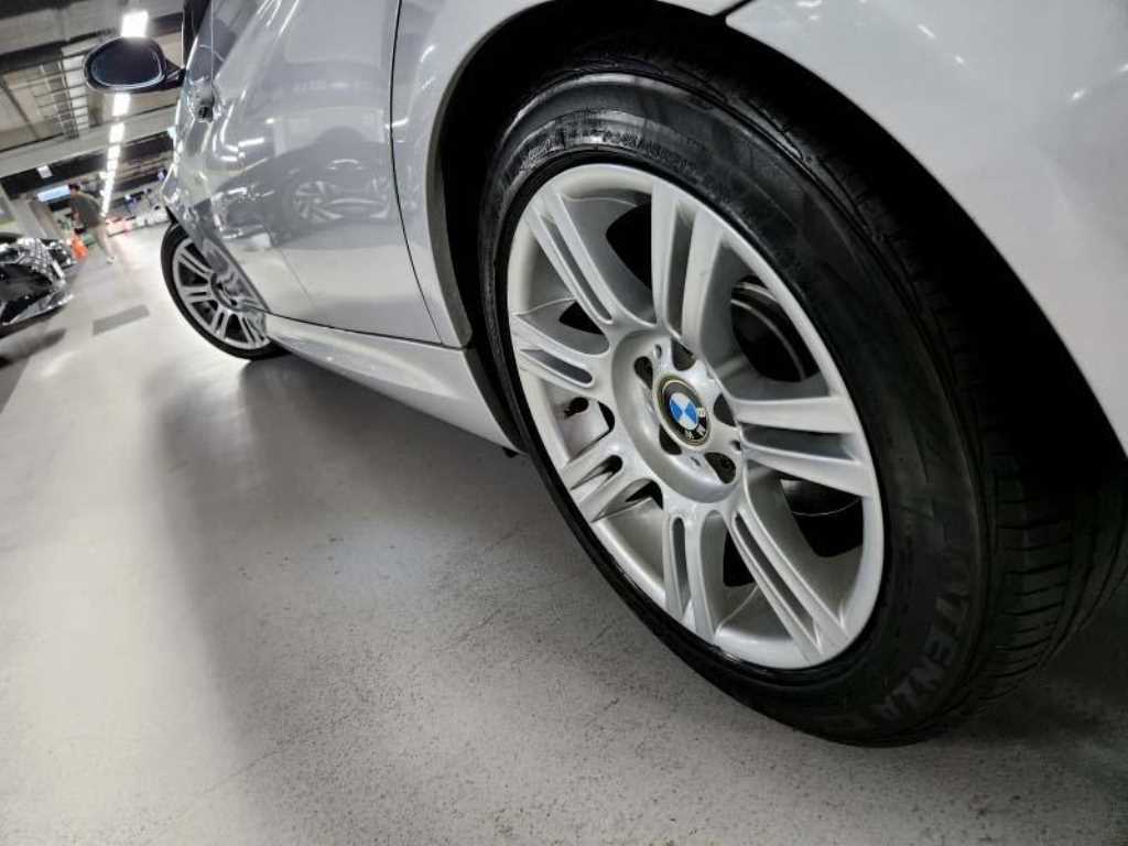 BMW 3-Series — photo 20