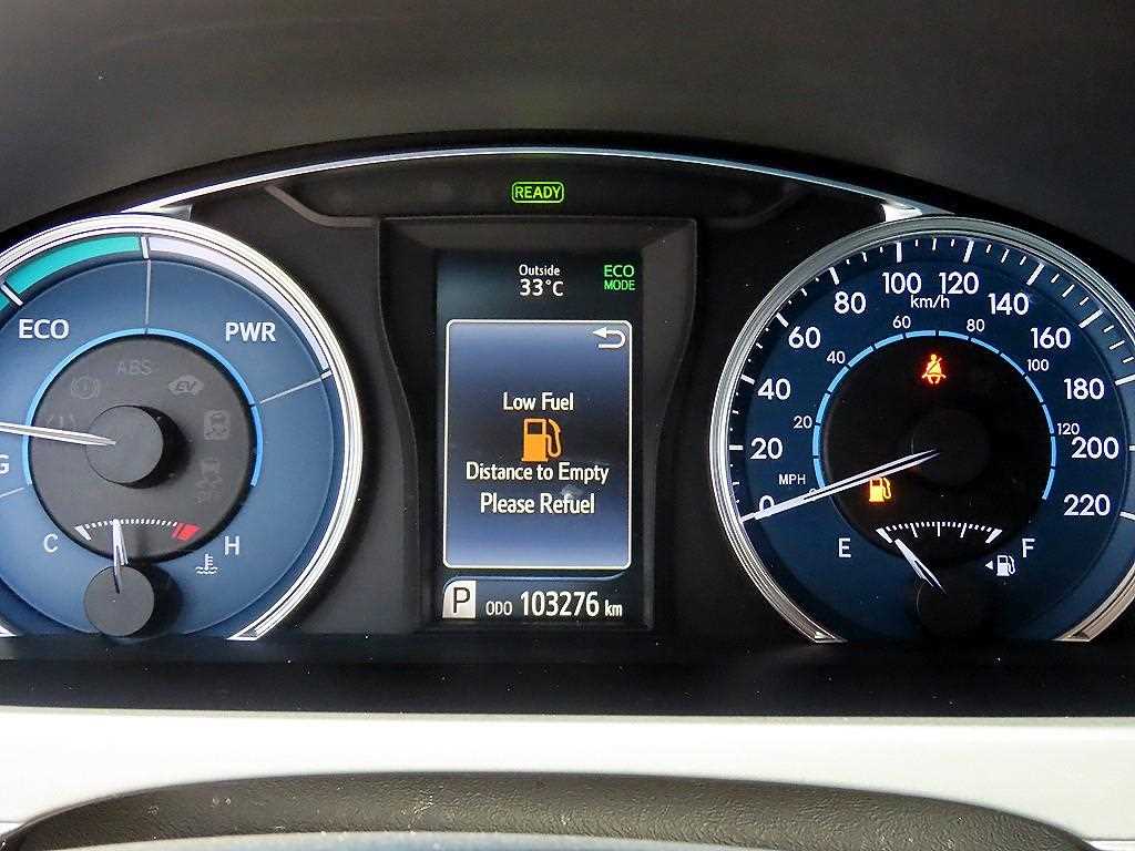 Toyota Camry — photo 09